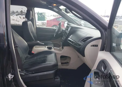 2017 Dodge Grand Caravan Sxt z USA, uszkodzony, nr VIN 2C4RDGCG1HR674298